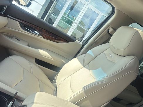 Used 2015 Cadillac Escalade Luxury AWD/4WD image 26