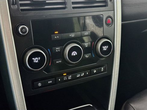 Used 2019 Land Rover Discovery Sport SE image 18