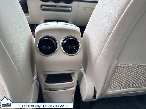 Used 2021 Mercedes-Benz GLB 250 4MATIC image 37