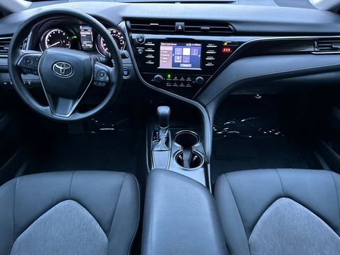 Used 2019 Toyota Camry LE image 10