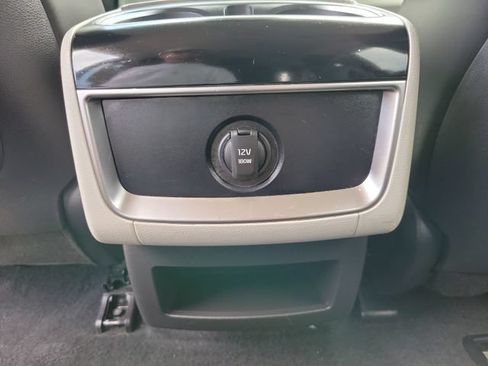 Used 2024 Kia Carnival EX FWD image 19