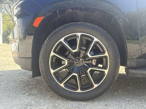 Certified 2024 Chevrolet Suburban RST w/ Luxury Package AWD/4WD image 31