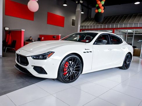 Used 2022 Maserati Ghibli Modena image 2