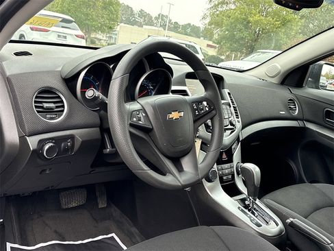 Used 2016 Chevrolet Cruze Eco image 10