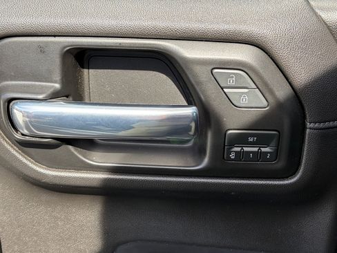 Used 2022 Chevrolet Silverado 1500 High Country image 9