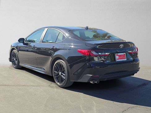 Used 2026 Toyota Camry SE FWD image 5