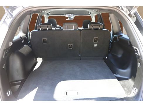 Used 2025 Jeep Grand Cherokee Limited RWD image 16