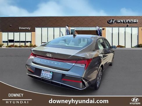 Certified 2024 Hyundai Elantra SEL w/ Convenience Package FWD image 4