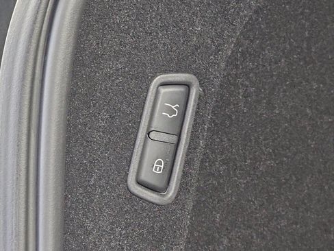 Used 2023 Maserati Levante Modena AWD/4WD image 13