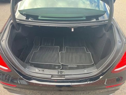 Used 2017 Mercedes-Benz E 300 4MATIC image 11