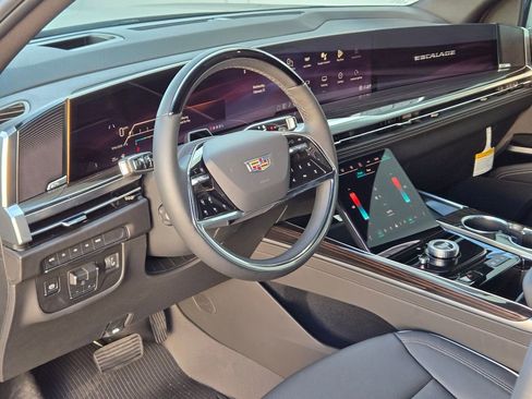 New 2026 Cadillac Escalade Luxury w/ LPO, Floor Liner Package image 10