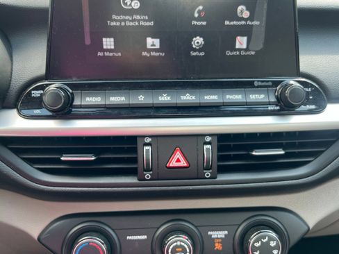 Used 2020 Kia Forte LXS FWD image 12