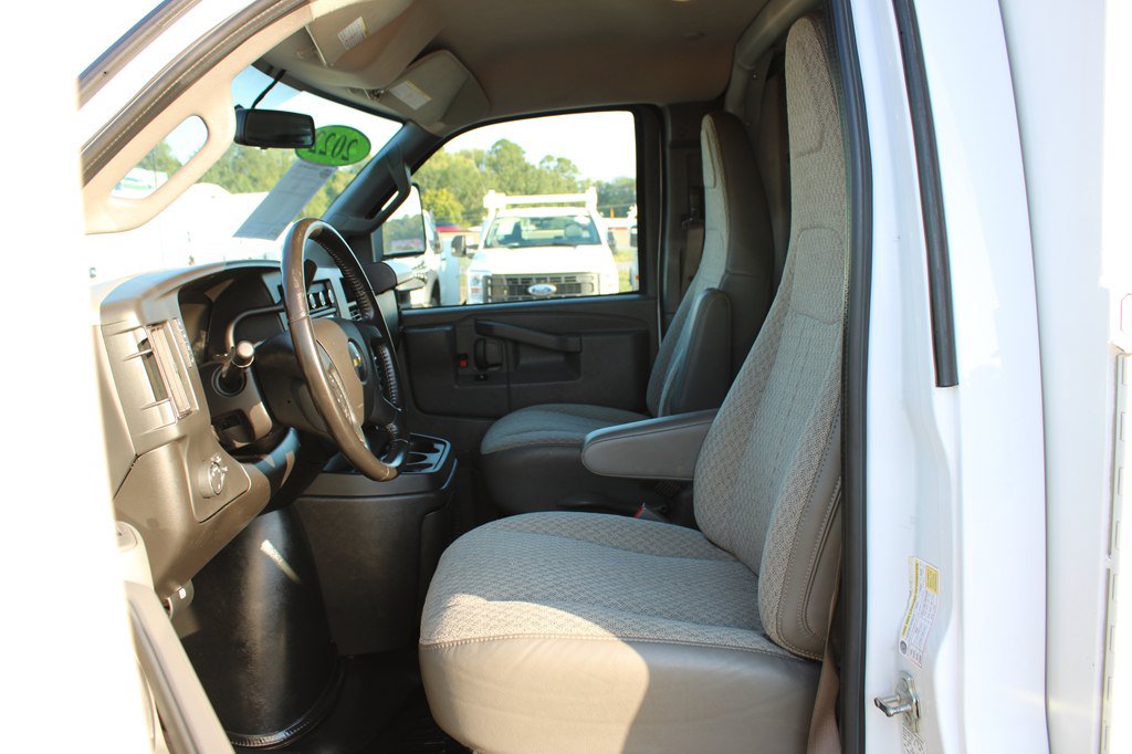 Used 2022 Chevrolet Express 3500 w/ Power Convenience Package RWD image 24
