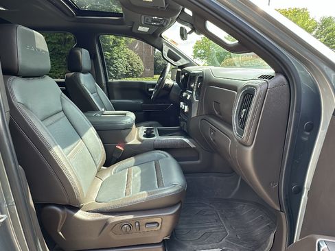 Used 2019 GMC Sierra 1500 Denali w/ Denali Ultimate Package AWD/4WD image 26