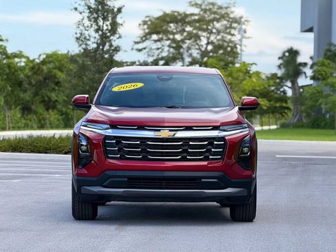 Used 2026 Chevrolet Equinox LT AWD/4WD image 2