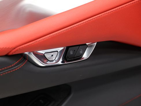Used 2020 Chevrolet Corvette Stingray Preferred Cpe w/ 2LT Preferred Equipment Group RWD image 14