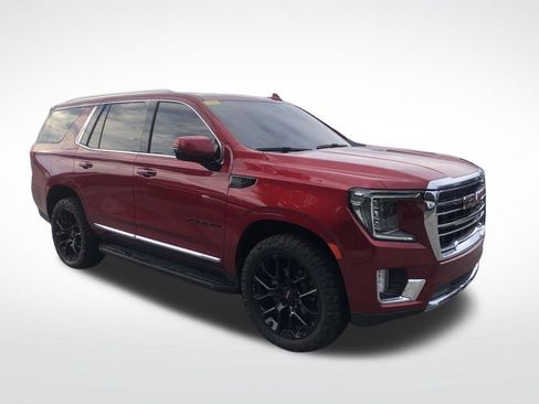 Used 2023 GMC Yukon SLT w/ SLT Premium Package AWD/4WD image 3