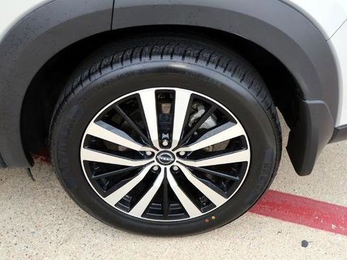 Certified 2023 Nissan Pathfinder Platinum AWD/4WD image 10