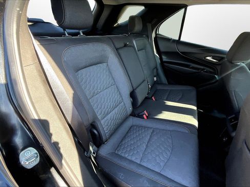 Used 2020 Chevrolet Equinox LT image 17