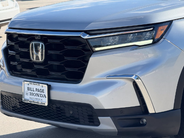Used 2023 Honda Pilot Elite image 3
