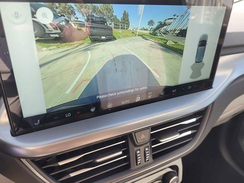 New 2025 Ford Escape SE image 10