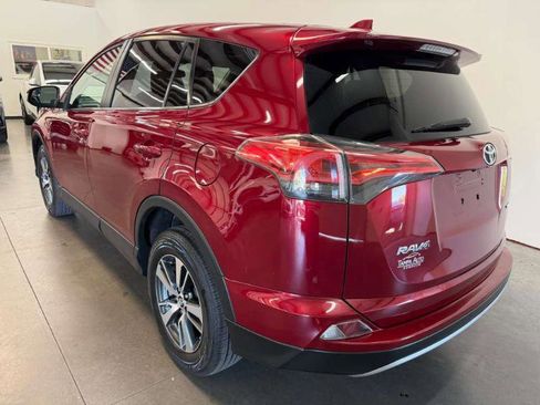 Used 2018 Toyota RAV4 XLE FWD image 6