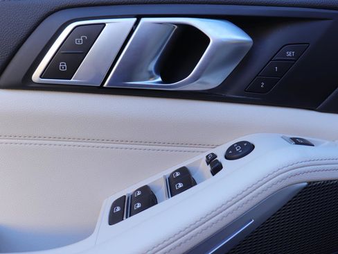 Used 2022 BMW X5 xDrive45e w/ M Sport Package image 28