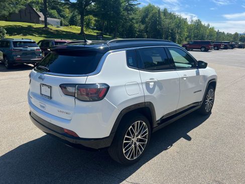 Used 2023 Jeep Compass Limited w/ Elite Group AWD/4WD image 5