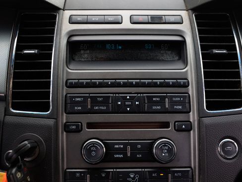 Used 2012 Ford Taurus SEL image 32