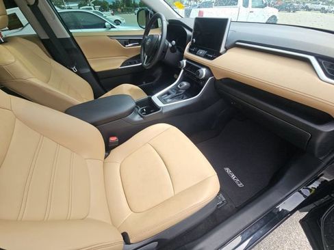 Used 2023 Toyota RAV4 XLE Premium FWD image 29
