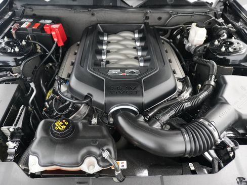 Used 2013 Ford Mustang GT image 32