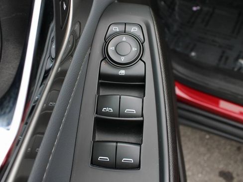 Used 2020 Chevrolet Traverse LT w/ Driver Confidence II Package image 11