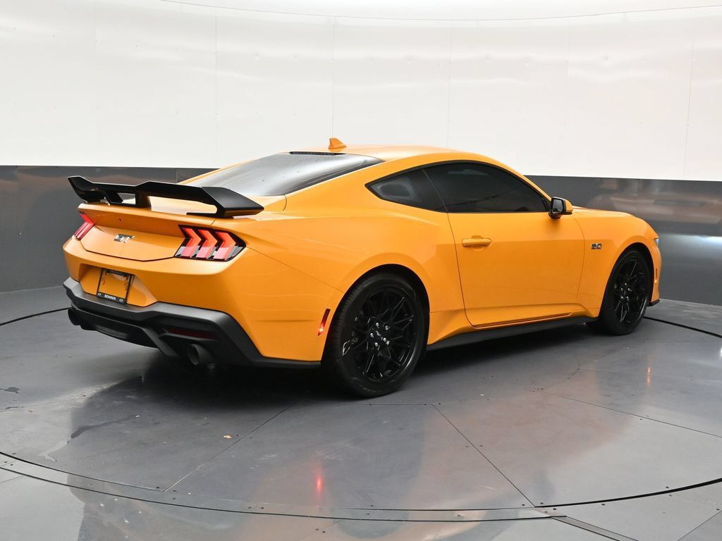Used 2026 Ford Mustang GT Premium RWD image 5