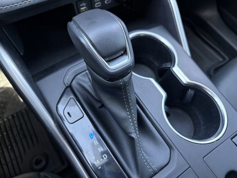 Used 2023 Toyota Highlander XLE image 32