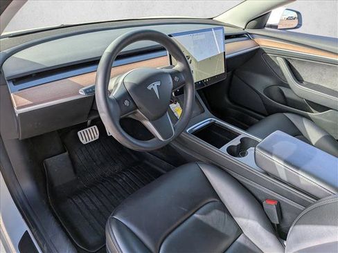 Used 2022 Tesla Model 3 Performance image 9