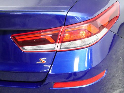 Used 2020 Kia Optima S image 17