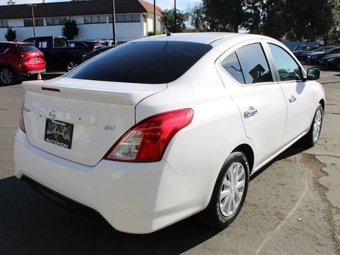 Used 2019 Nissan Versa SV image 41