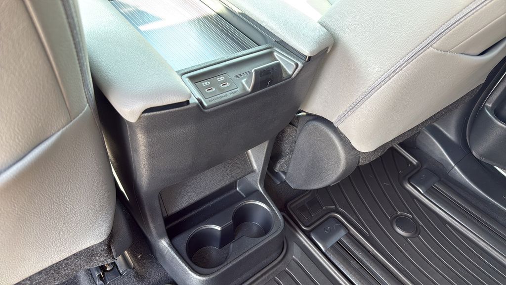 Used 2026 Toyota Sienna XLE FWD image 17