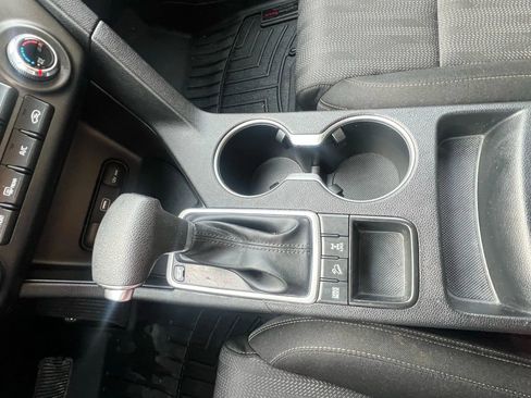 Used 2020 Kia Sportage LX image 20