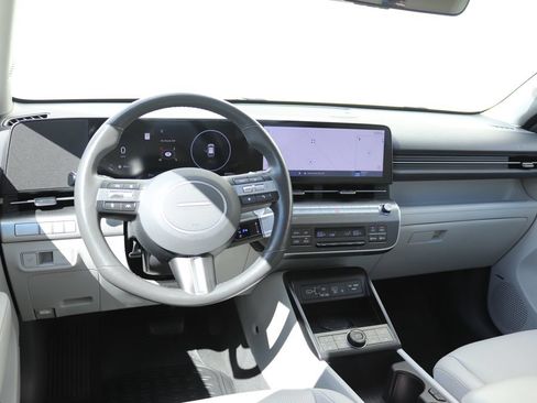 Used 2024 Hyundai Kona Limited FWD image 3
