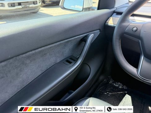 Used 2022 Tesla Model Y Long Range AWD/4WD image 40