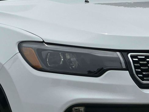 Used 2025 Jeep Compass Limited w/ Elite Group AWD/4WD image 8