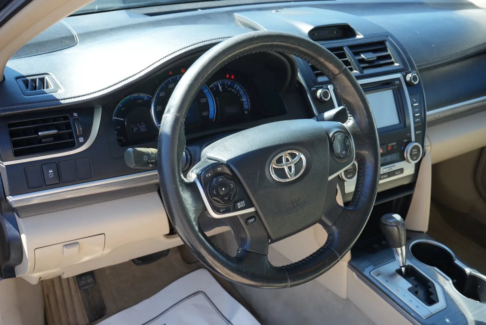 Used 2012 Toyota Camry XLE w/ Convenience Pkg FWD image 8
