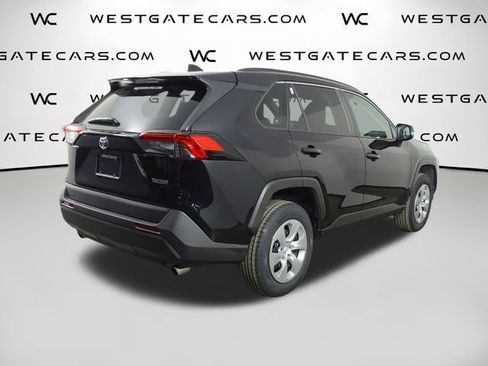 Used 2021 Toyota RAV4 LE FWD image 40