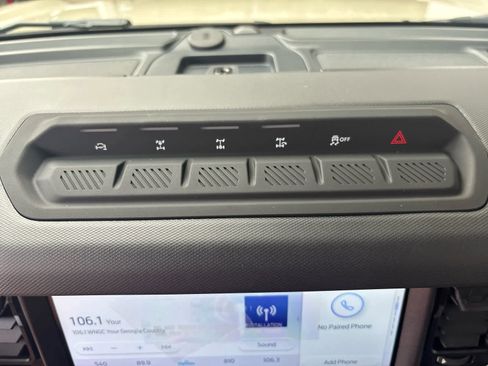 New 2025 Ford Bronco Badlands image 10