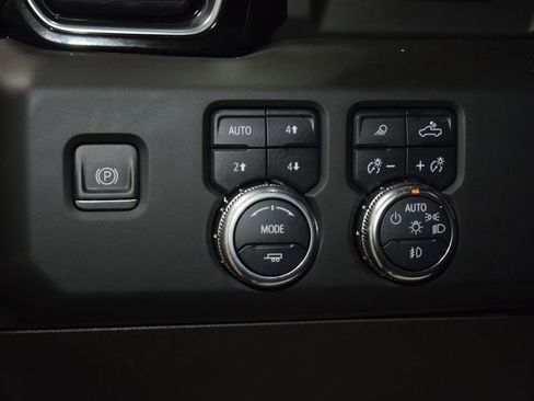 Used 2024 GMC Sierra 1500 Denali AWD/4WD image 36