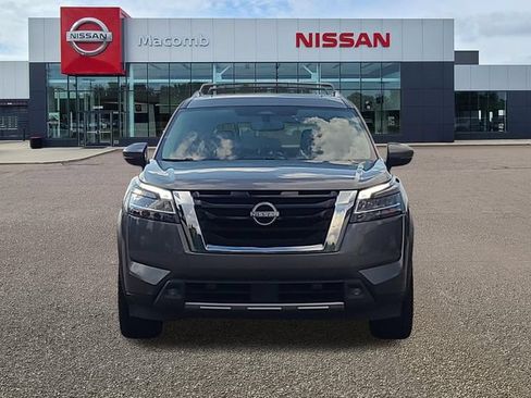 Used 2022 Nissan Pathfinder SL w/ SL Premium Package AWD/4WD image 2
