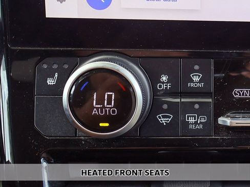 Used 2023 Toyota Highlander XLE FWD image 13