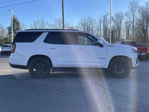 Used 2022 Chevrolet Tahoe Z71 w/ Z71 Off-Road Package image 6