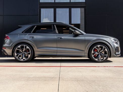 Used 2021 Audi RS Q8 w/ Carbon Optic Package AWD/4WD image 10